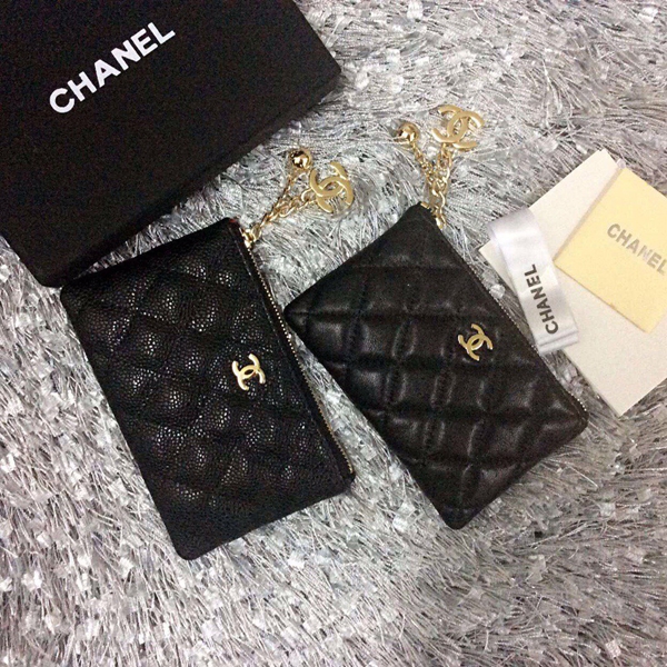 コピーシャネル激安財布着用イメージ